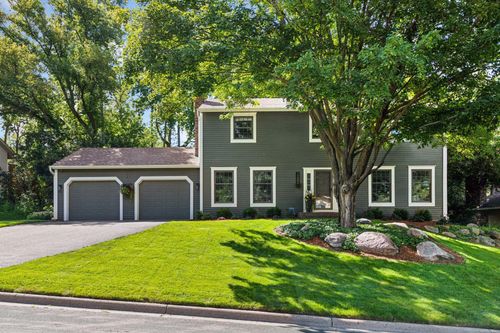 13504 4th Ave S, Burnsville, MN, 55337-4007 | Card Image