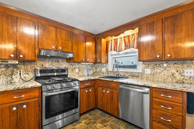 24 Glen Dr, House other with 3 bedrooms, 3 bathrooms and null parking in Nashua NH | Image 15