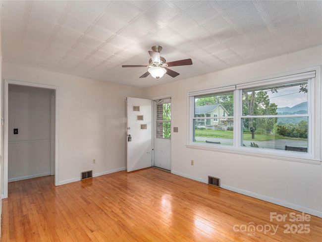 151 Ingram Loop, House other with 3 bedrooms, 2 bathrooms and null parking in Clyde NC | Image 8