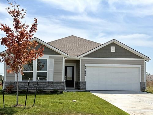 22535 W 214th St, Spring Hill, KS, 66083 | Card Image