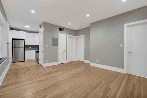 2c-6403 Wayne Ave, Chicago, IL, 60626-5123 | Card Image
