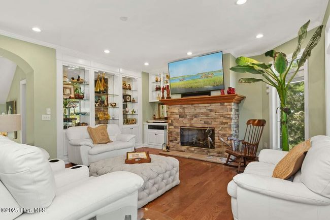 Living Room | Image 49