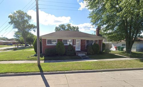 19000 Rosetta Ave, Eastpointe, MI, 48021-2655 | Card Image
