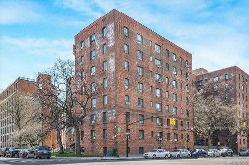 4f-1700 Metropolitan Avenue, New York, NY, 10462 | Card Image
