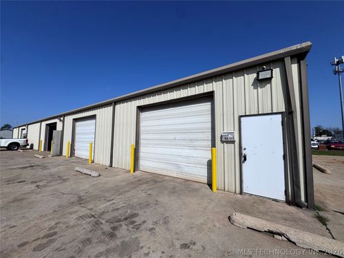 102 S 111th East Avenue, Tulsa, OK, 74128 | Card Image