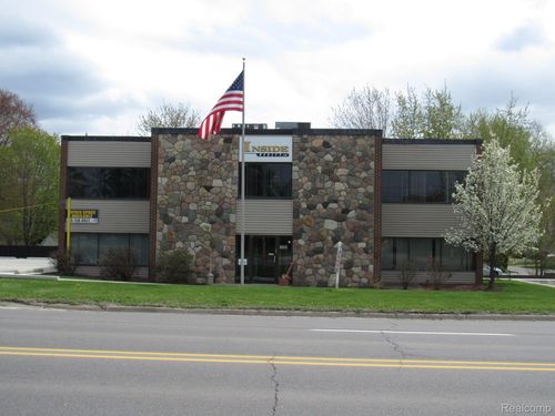 1877 Orchard Lake Road, Bloomfield Charter Township, MI, 48320 | Card Image
