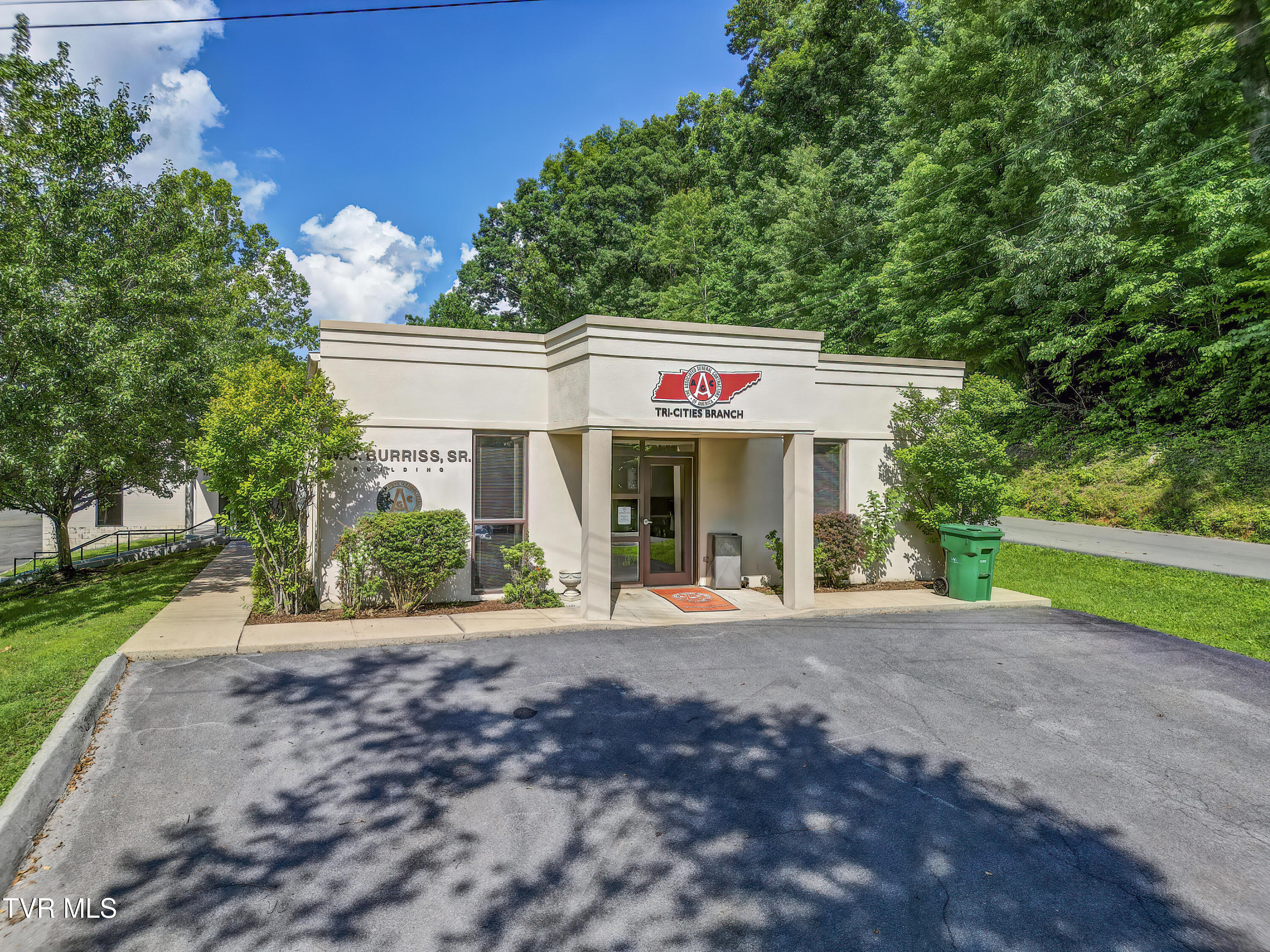 249 Neal Dr, Blountville, TN 37617