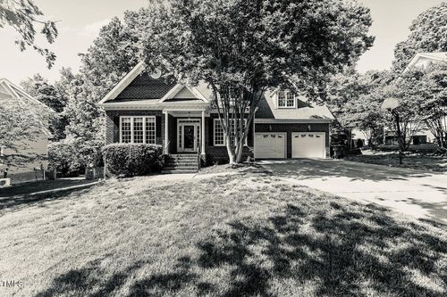 104 Crossway Ln, Holly Springs, NC, 27540-7435 | Card Image