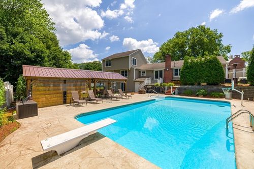 3 Arrowhead Ave, Auburn, MA, 01501-2301 | Card Image