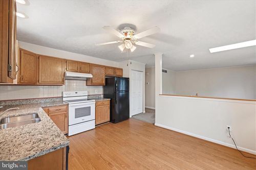 810 205th St, PASADENA, MD, 21122-1628 | Card Image