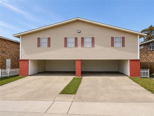 917 W Monterey Ct, Terrytown, LA, 70056-4663 | Card Image