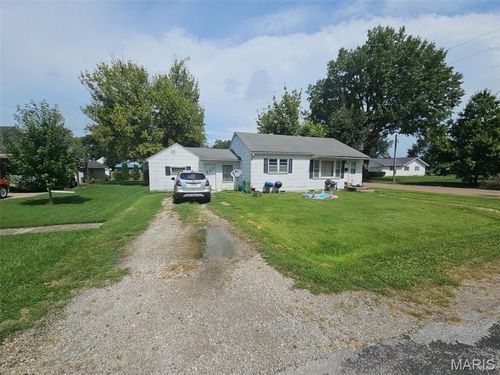 213 E Woodlawn St, Vandalia, MO, 63382-2133 | Card Image