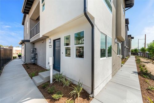 1122 Santo Antonio Dr, Colton, CA, 92324-4215 | Card Image