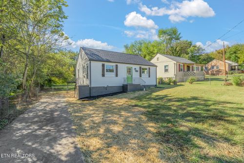 1005 Wilder Pl, Knoxville, TN, 37915-1927 | Card Image