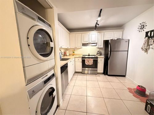 apt-107-711 N Pine Island Rd, Plantation, FL, 33324-1318 | Card Image