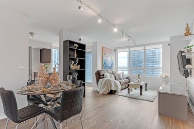 2710 - 19 Grand Trunk Cres, Condo with 2 bedrooms, 2 bathrooms and 1 parking in Toronto ON | Image 3