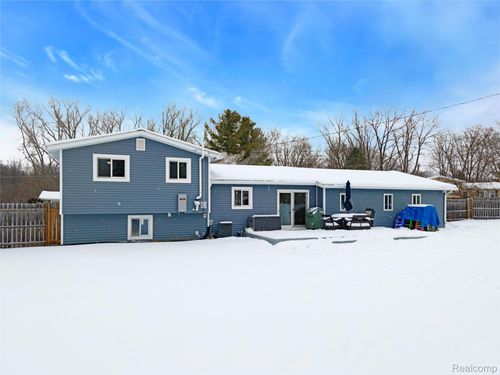 9488 Brookway Ct, Goodrich, MI, 48438-9427 | Card Image