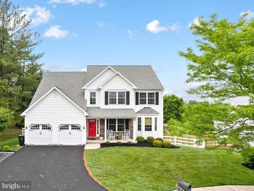 1012 Country Walk Dr, Pottstown, PA, 19465-6503 | Card Image