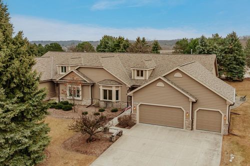 N19W28929 Golf Ridge, Delafield, WI, 53072 | Card Image
