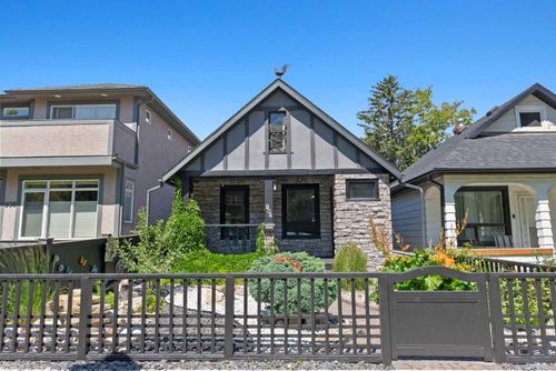 904 1 Ave Nw, Calgary, AB, T2N0A5 | Card Image
