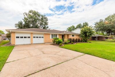 3147 Gardendale Dr, House other with 3 bedrooms, 2 bathrooms and null parking in Port Neches TX | Image 2