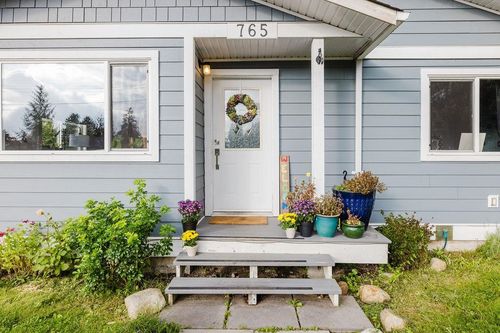 765 Cascade Cres, Gibsons, BC, V0N1V9 | Card Image
