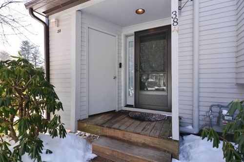 38 Pondview Drive, Merrimack, NH, 03054 | Card Image