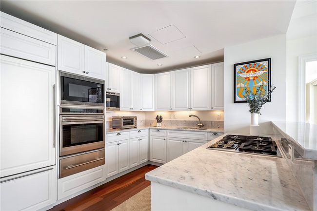 APT-203 - 1 Tower Dr, Condo with 2 bedrooms, 3 bathrooms and 1 parking in Portsmouth RI | Image 9
