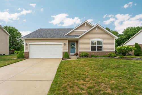 28820 Apple Blossom Dr, Flat Rock, MI, 48134-3301 | Card Image