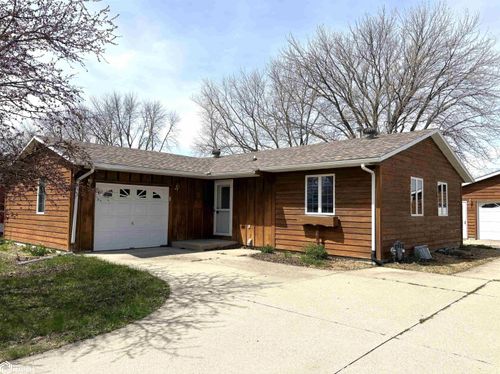 109 Oakridge Dr, Forest City, IA, 50436-2214 | Card Image