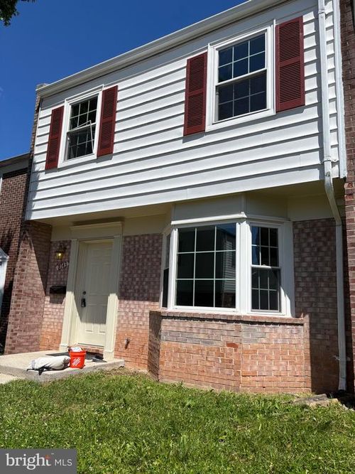 8143-8143 Community Dr, MANASSAS, VA, 20109-3555 | Card Image