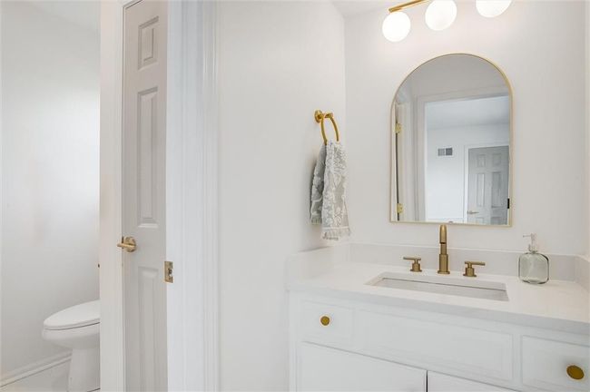 101 Sw View High Dr, House other with 5 bedrooms, 5 bathrooms and null parking in Lee's Summit MO | Image 38