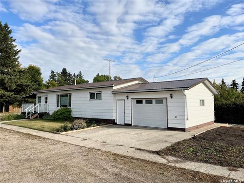 302 May St, Neudorf, SK, S0A2T0 | Card Image
