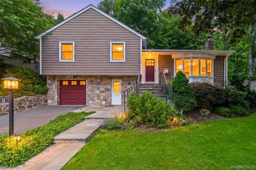 12 Overlook Rd N, White Plains, NY, 10603-1811 | Card Image