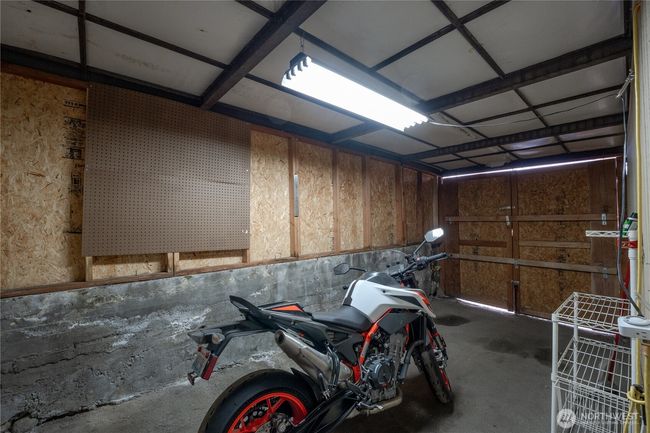 Extra Storage next to Garage Stall | Image 32