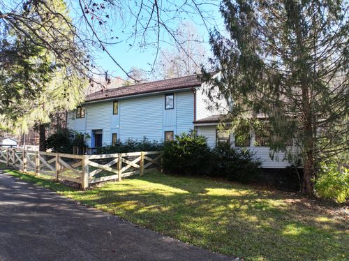 820 Sweet Lick Rd, Irvine, KY, 40336-7734 | Card Image