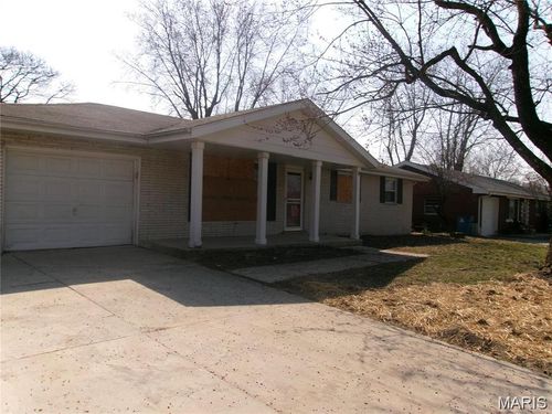 26 Victoria Dr, Pontoon Beach, IL, 62040-3020 | Card Image