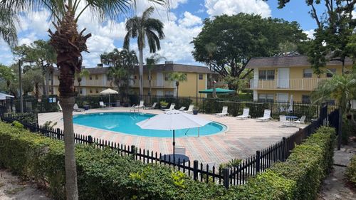 205-5156 Ne 6th Ave, Fort Lauderdale, FL, 33334-3386 | Card Image