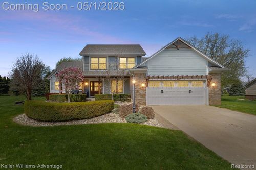 8200 Carpathian Dr, White Lake, MI, 48386-4502 | Card Image