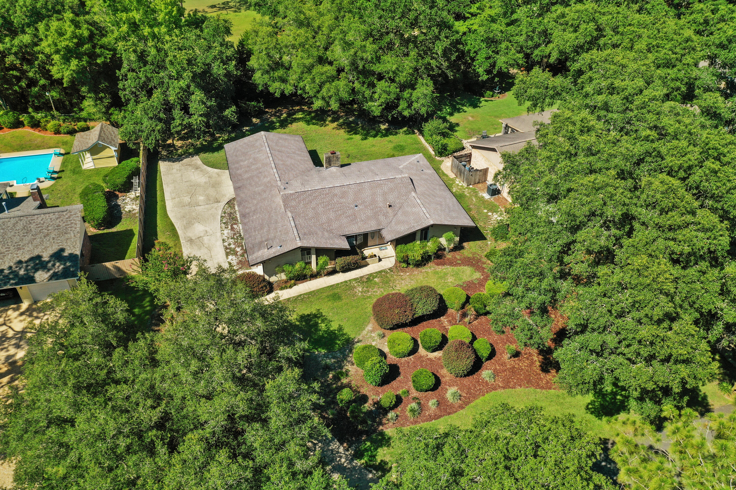 Sharon Dr, Niceville, FL 32578