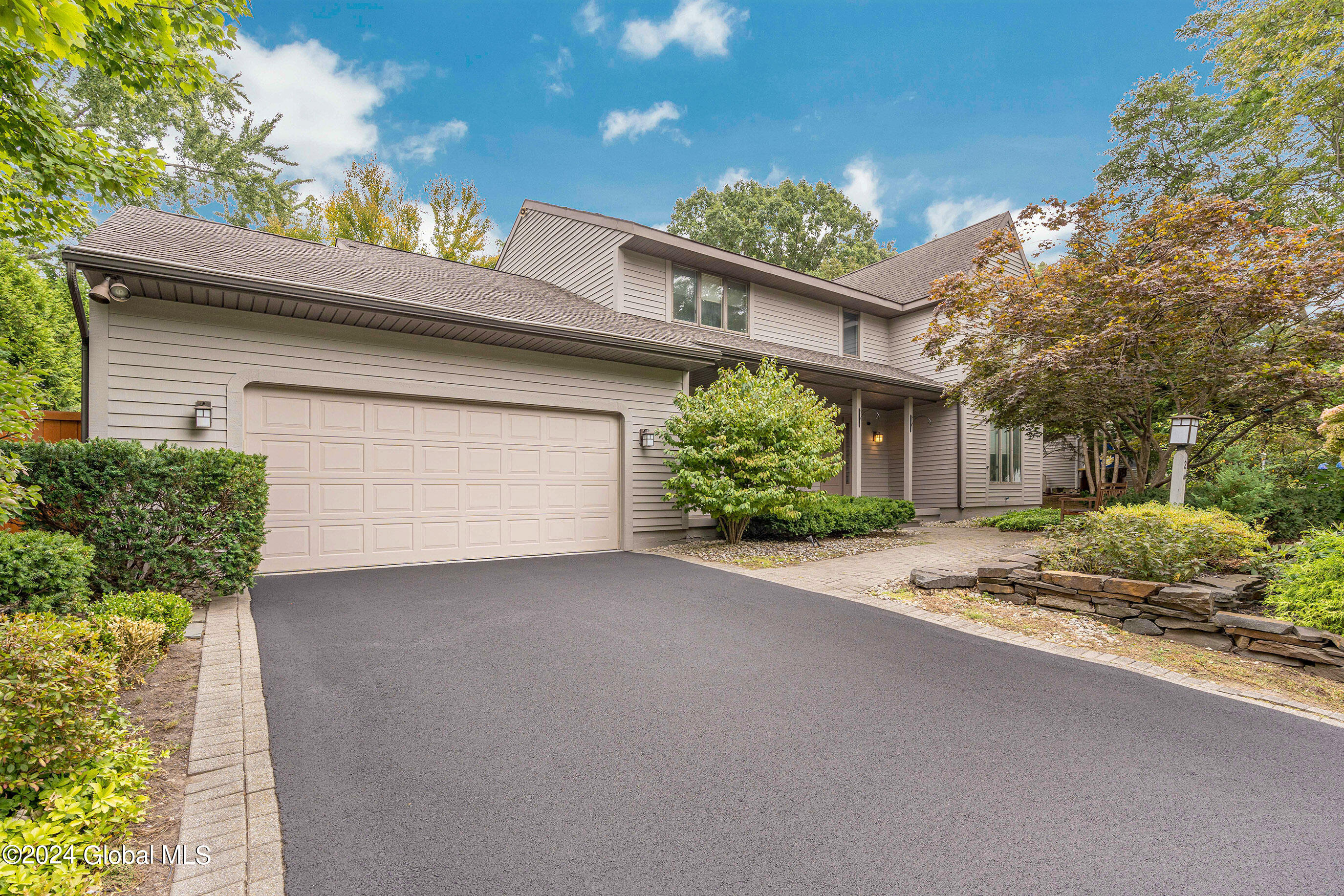 Edge Of Woods , Latham, NY 12110