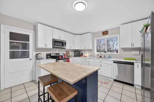 107 Marshall Rd, Salt Point, NY, 12578-2235 | Card Image