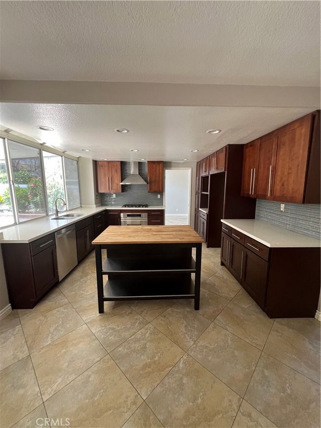 766 Lassen Dr, House other with 5 bedrooms, 3 bathrooms and 5 parking in Corona CA | Image 5
