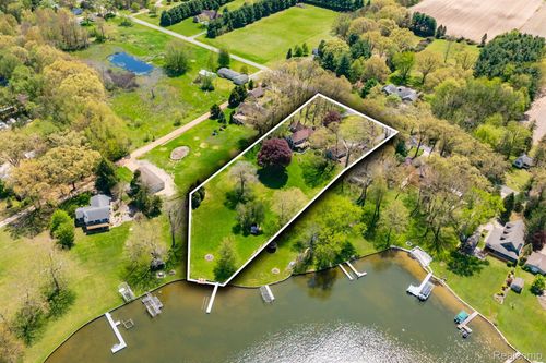 46132 86th Ave, Decatur, MI, 49045-8831 | Card Image