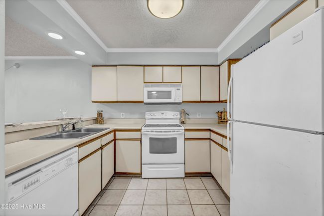 APT-203B - 400 Virginia Ave, Condo with 2 bedrooms, 2 bathrooms and null parking in Carolina Beach NC | Image 13