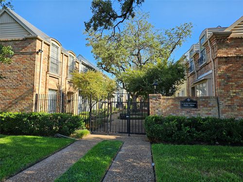 9825 Valley Meadow Ct, Dallas, TX, 75220-2811 | Card Image