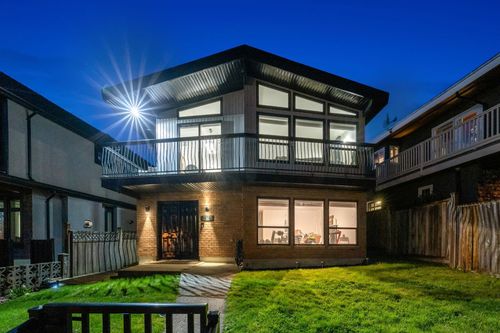 2131 Fraserview Dr, Vancouver, BC, V5P2N2 | Card Image