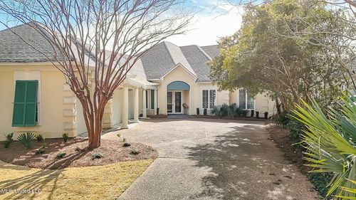 109 Overlook Pointe Cir, Ridgeland, MS, 39157-8650 | Card Image