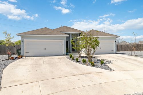 3419-3417-3419 Lindsay Ln, Seguin, TX, 78155-3086 | Card Image