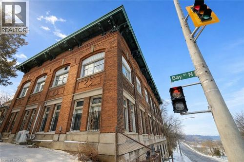 a-231 Bay St N, Hamilton, ON, L8R2R1 | Card Image